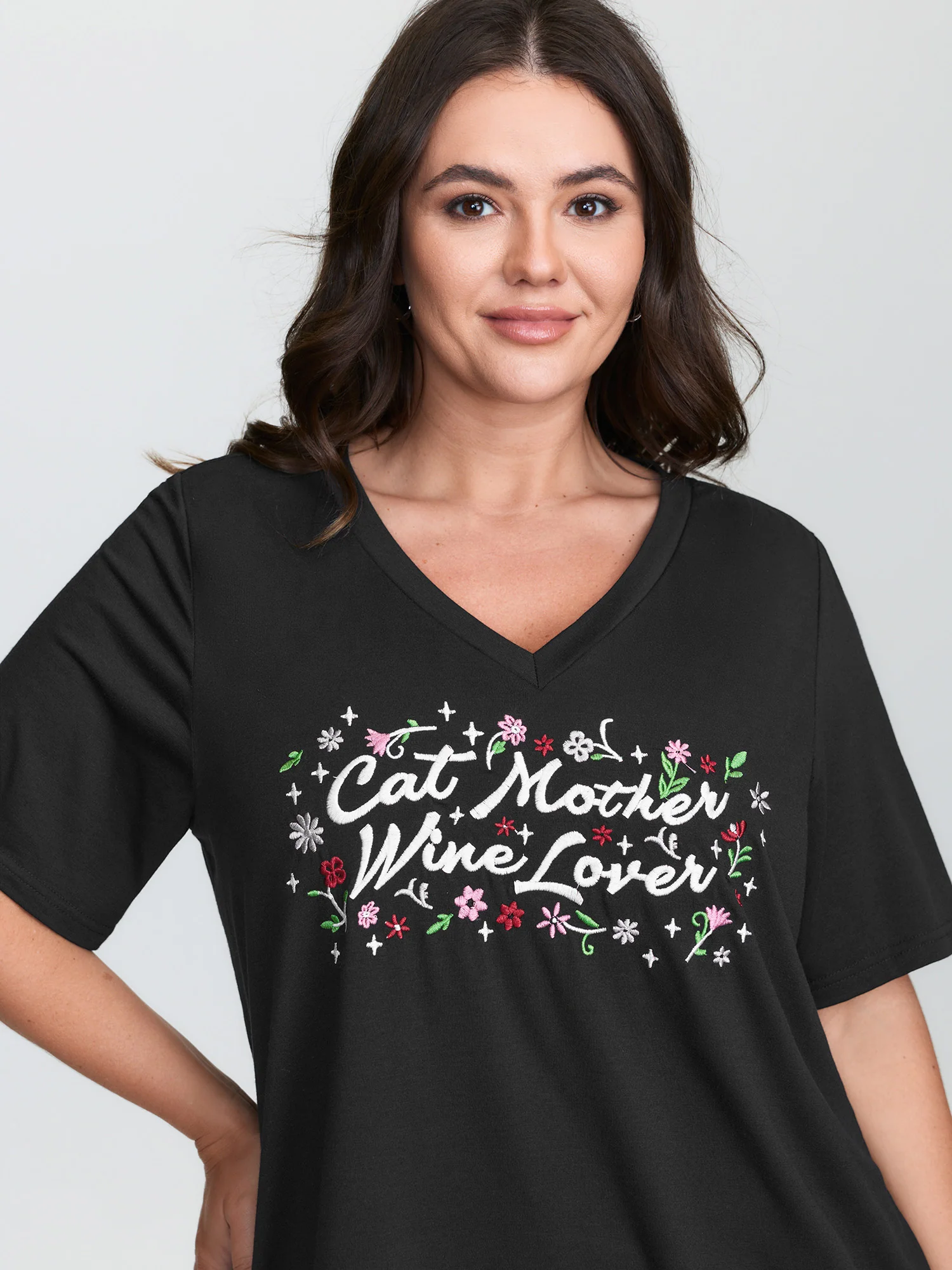Cat Mother Motif Embroidery T-Shirt
