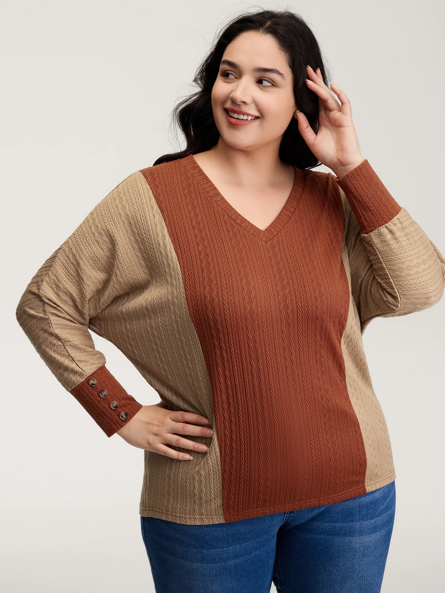 Colorblock Textured V-Neck T-Shirt