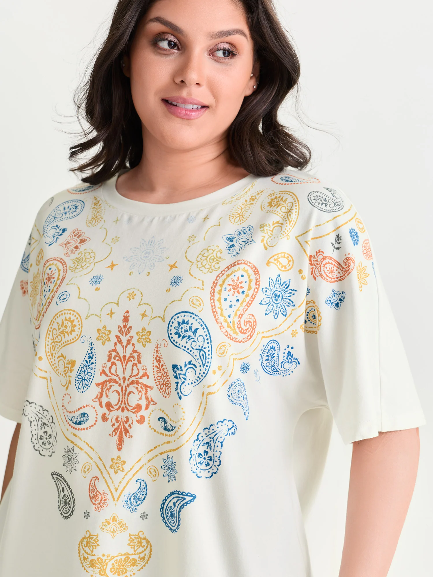 Cotton Stretchy Paisley Print Curvy Hem T-Shirt