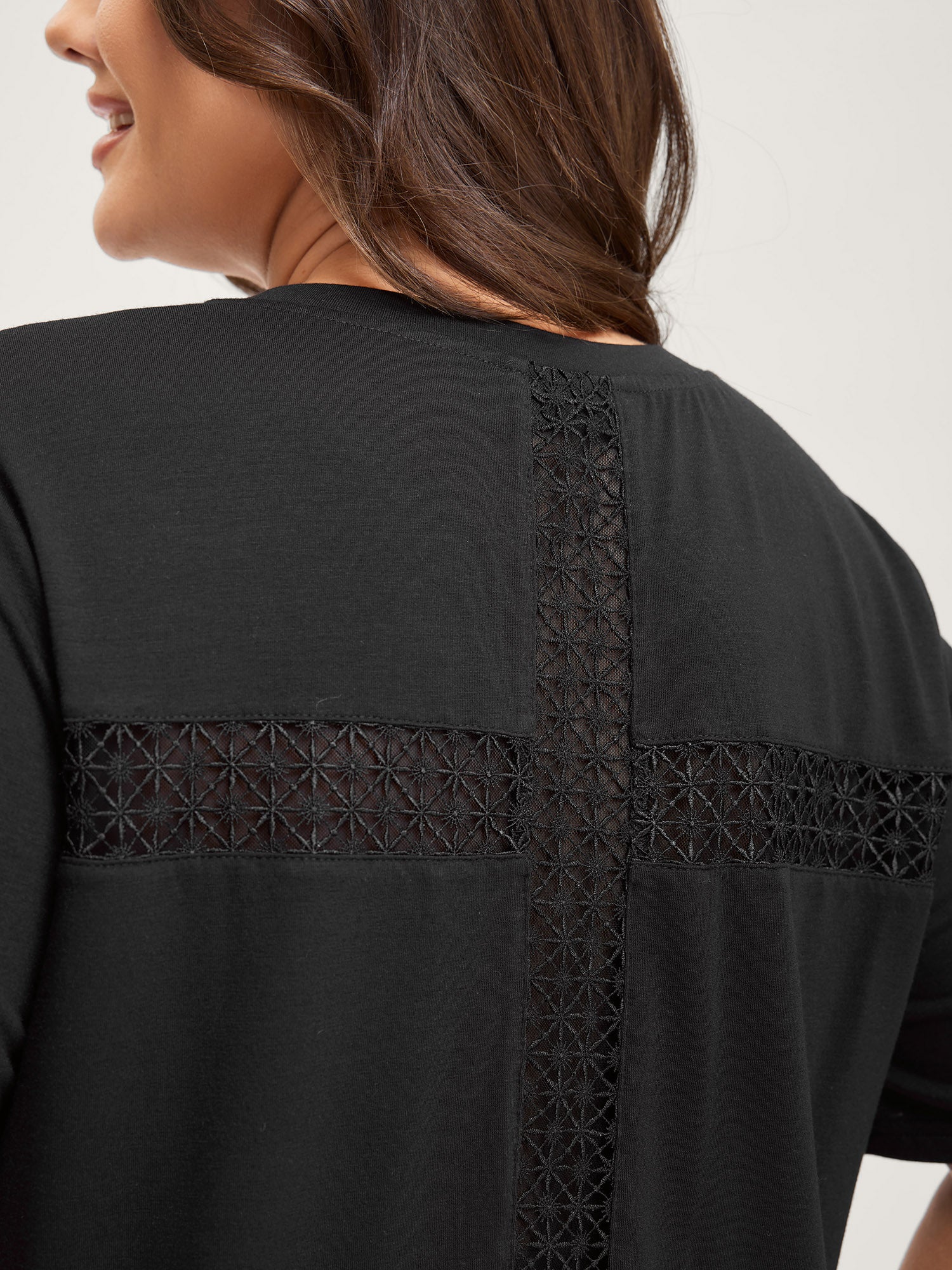 Lace Ribbon V-Neck Relaxed Fit T-Shirt