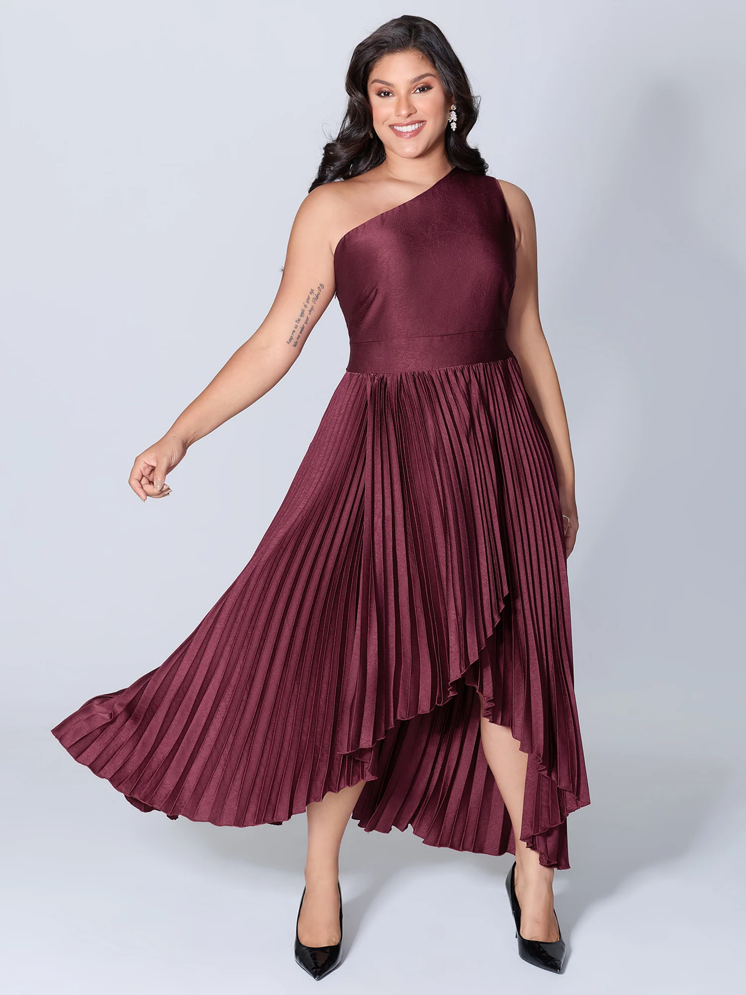 One-Shoulder Pleated Asymmetrical Hem Midi Dress