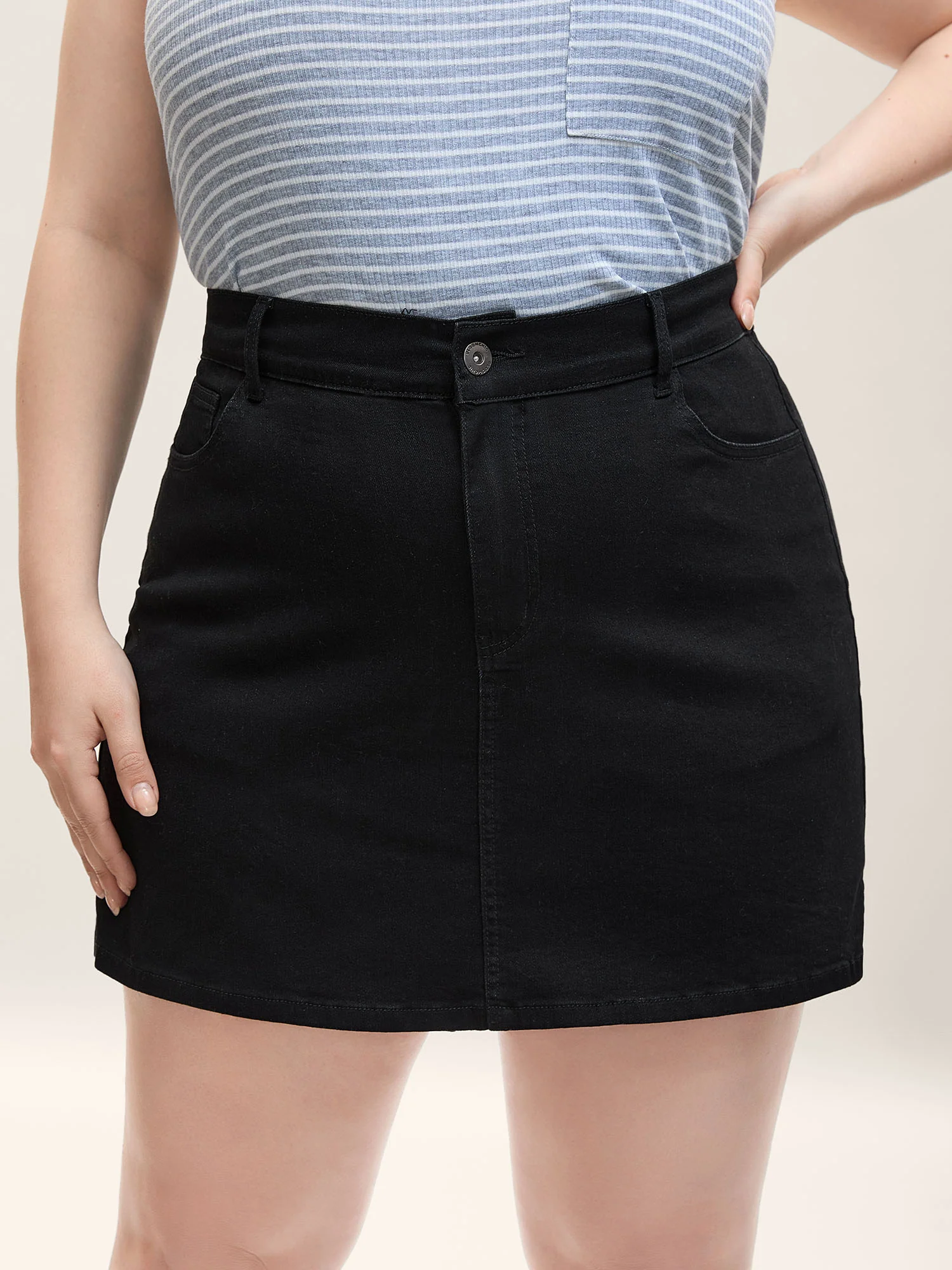 Plain Slit Fitted Denim Skorts